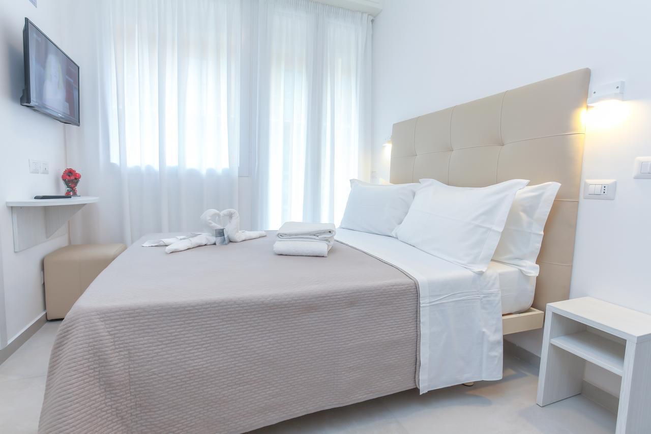 Hotel Tourist Meuble Rimini Buitenkant foto
